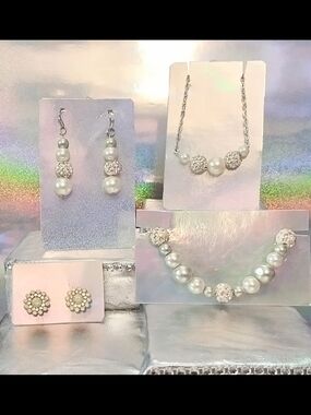Pearl and Crystal Bead Jewelry Set - White